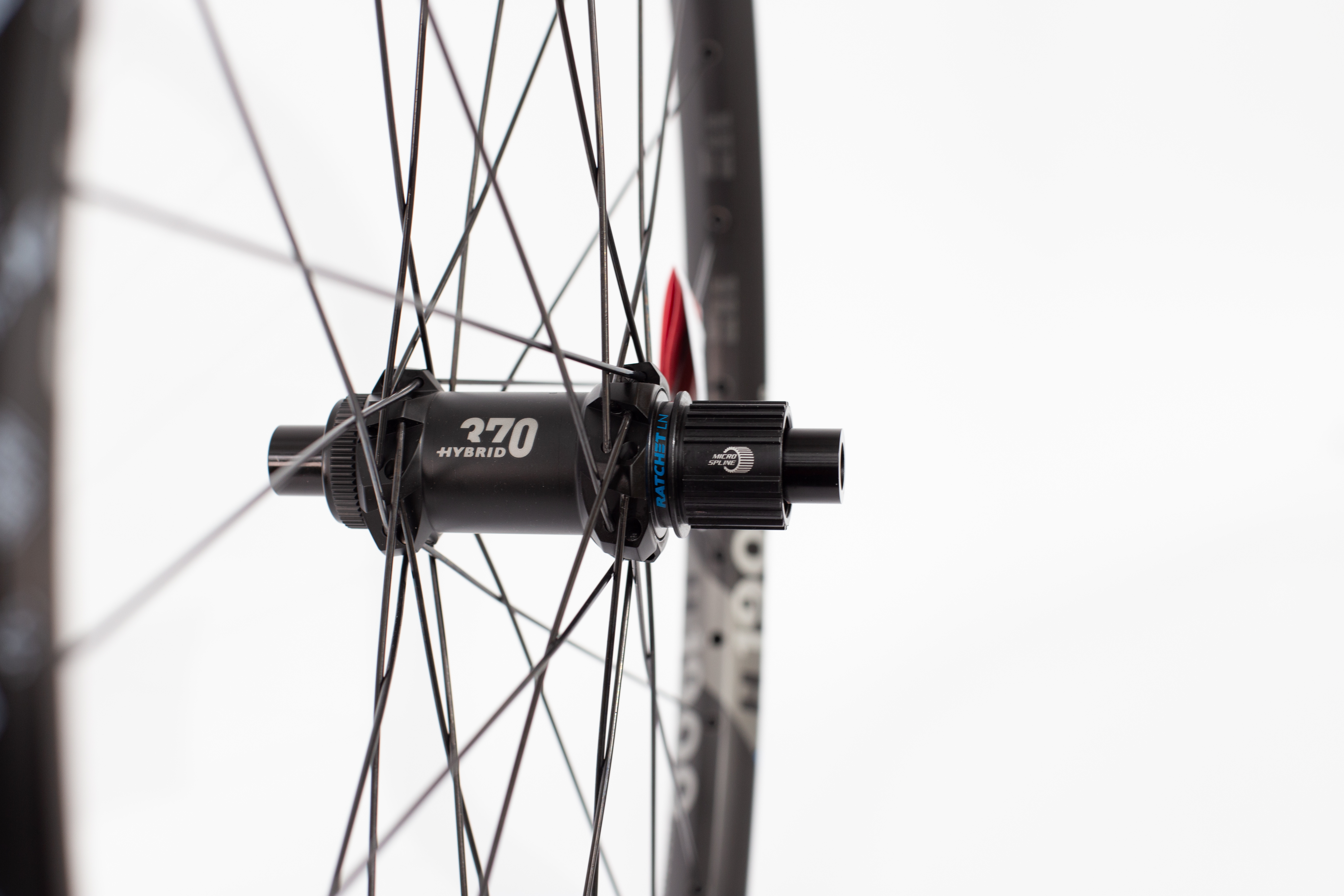 DT Swiss H 1900 Spline 30mm CL 12x148mm rear NEUWARE aus Retour